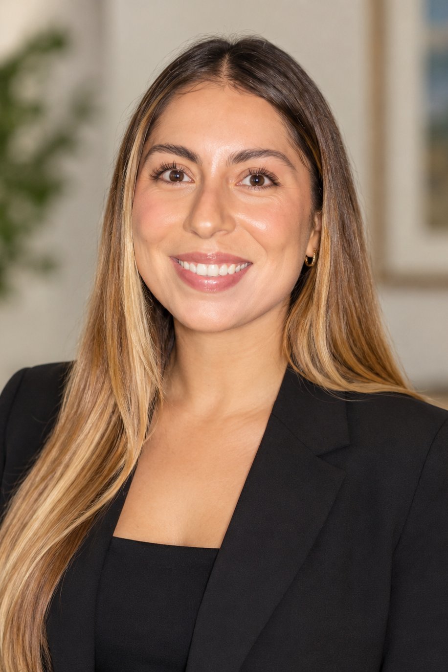 Dr. Laura Mayen